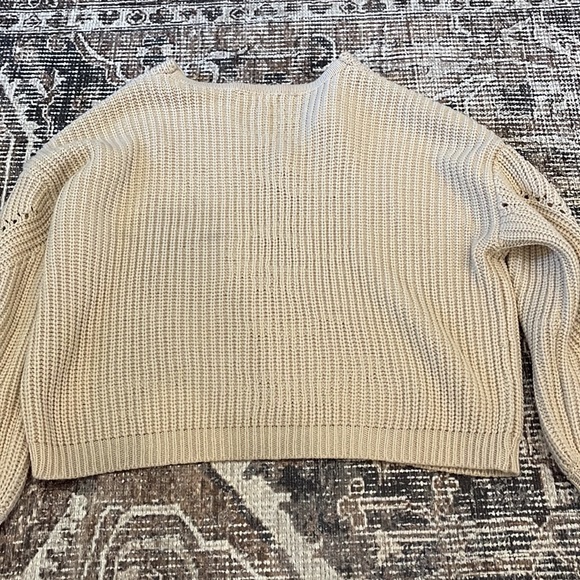 Moon & Madison Cropped Sweater - Picture 6 of 6